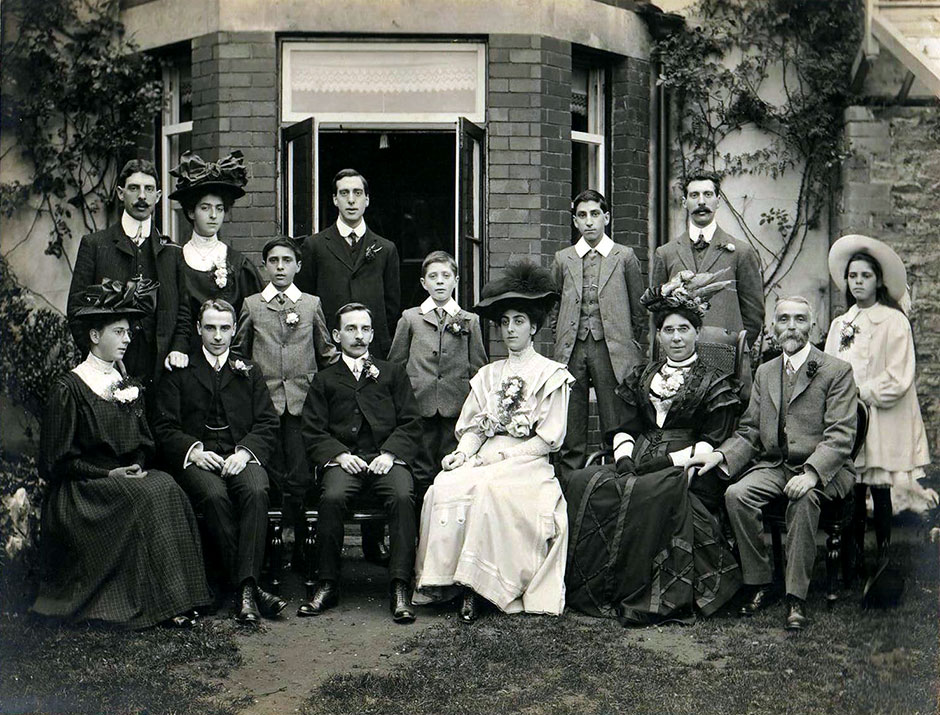 The full family at the wedding of Hilda Child to Frank Taylor at Chepstow in 1908