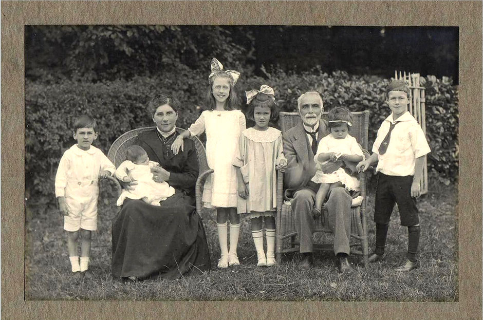 Joseph and Mary at Cheltenham in August 1919.  Mary is with Cecil and Barbara Taylor, while Joseph holds Stewart’s daughter Mary.  The other three children are Dora, Josie and Colin McMullen from the USA.