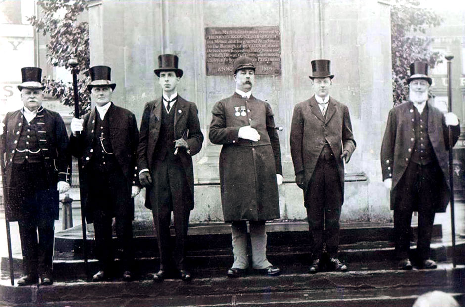 Stewart (third from left) attends ‘Calling the Sessions’ in Devizes around 1920