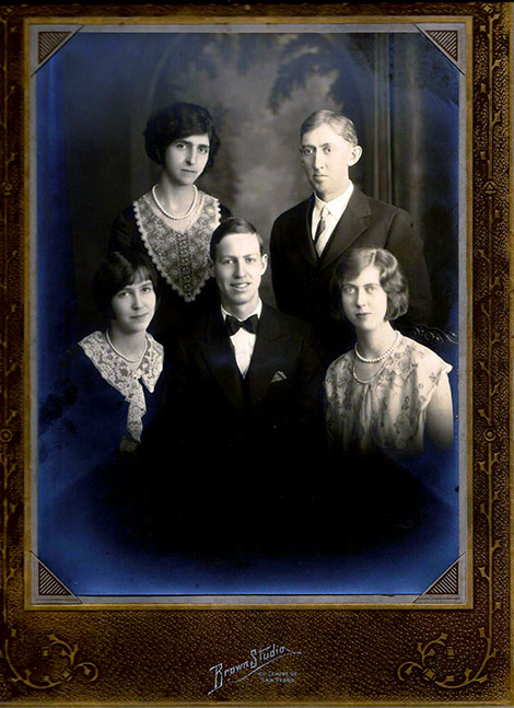 The McMullen family a few years after the visit in 1926.  Josie sits at the left.