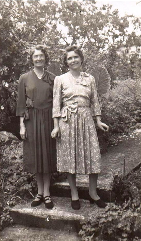 Ivy and Winifred Grace St John Biggs in Auckland, New Zealand, February 1950.  Taken by Kate Quinton (marked “mother took this”).