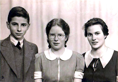 Helen with Richard and Margaret in 1941
