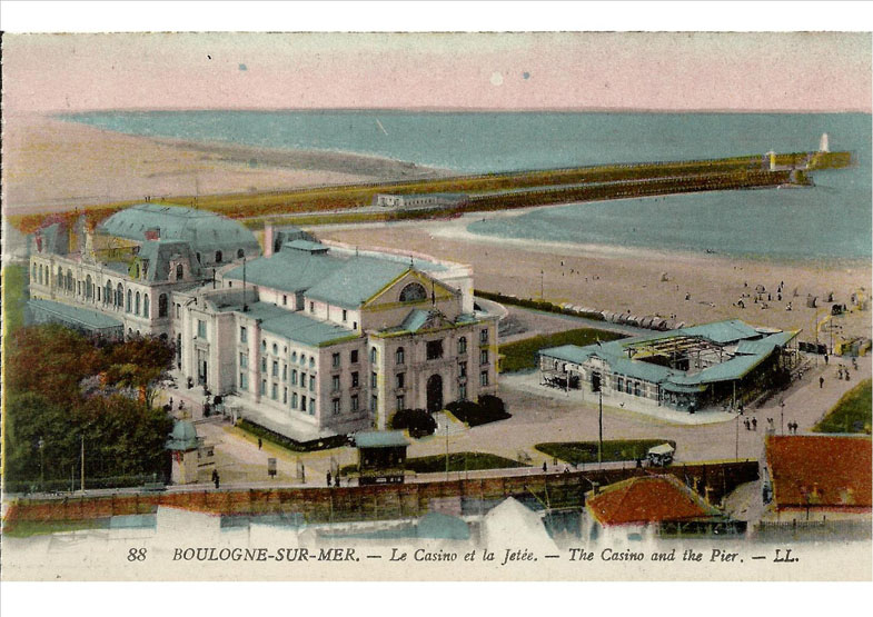 Le Casino et la Jetée. The Casino and the Pier.