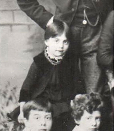 Stewart aged 3 in a family portrait in 1887.